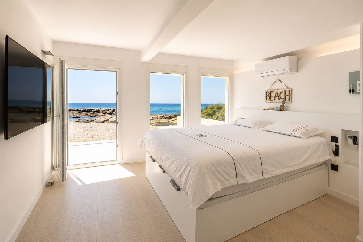 4 Bedroom Villa in Estepona - Photo 11