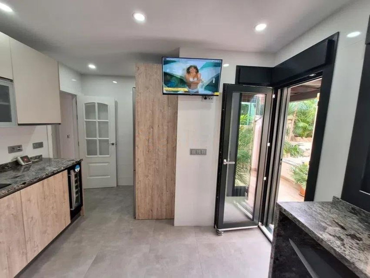 3 Bedroom Townhouse in Benalmádena - Photo 11