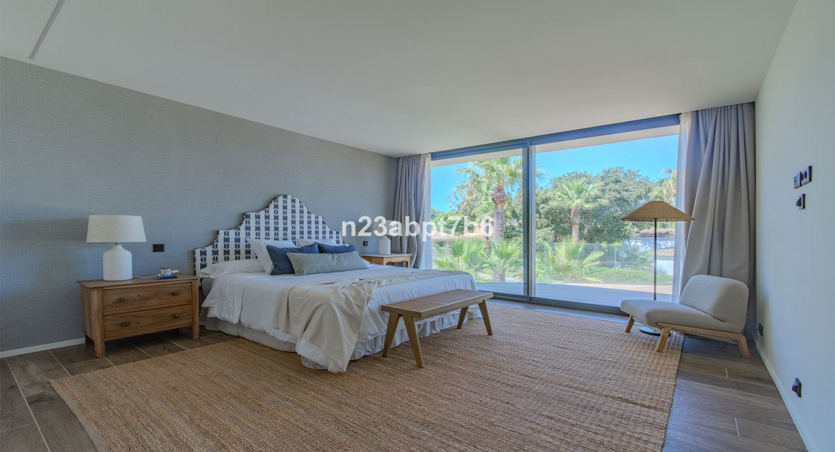 5 Bedroom Villa in Sotogrande - Photo 10