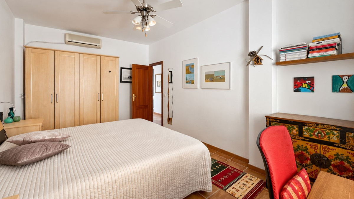 3 Bedroom Villa in Colmenar - Photo 24