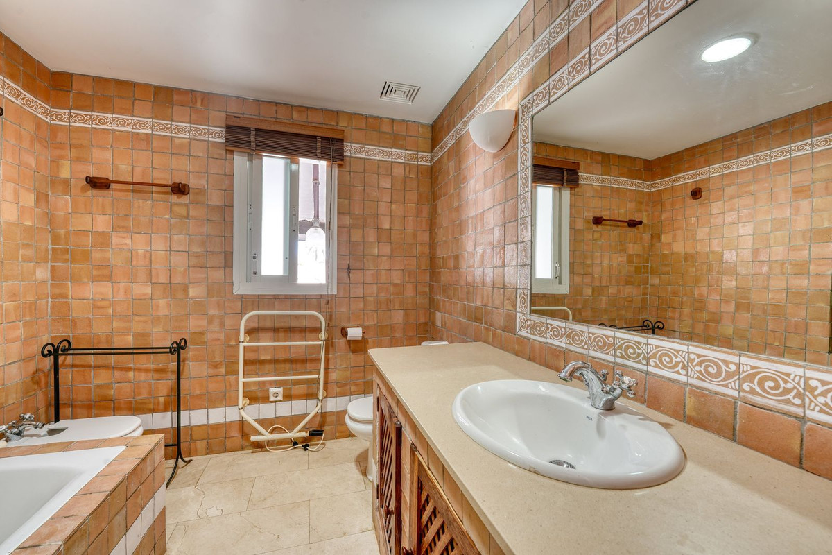5 Bedroom Villa in Sotogrande - Photo 21