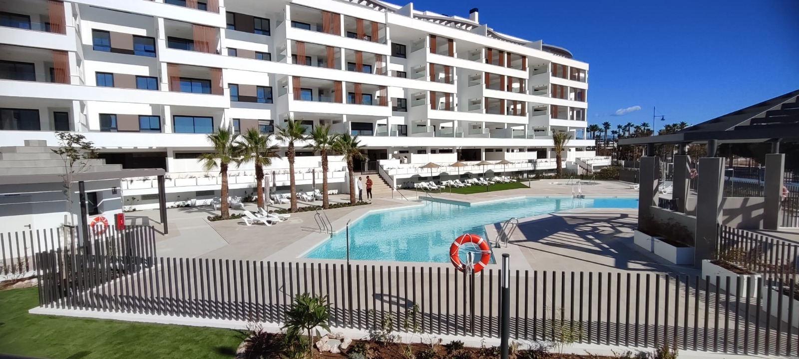 3 Bedroom Apartment in Torremolinos - Photo 2