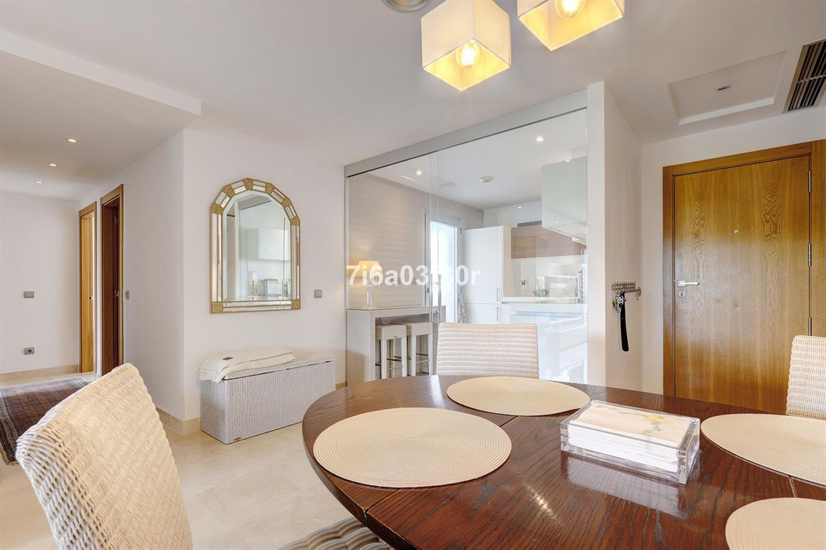 3 Bedroom Penthouse in San Pedro de Alcántara - Photo 6