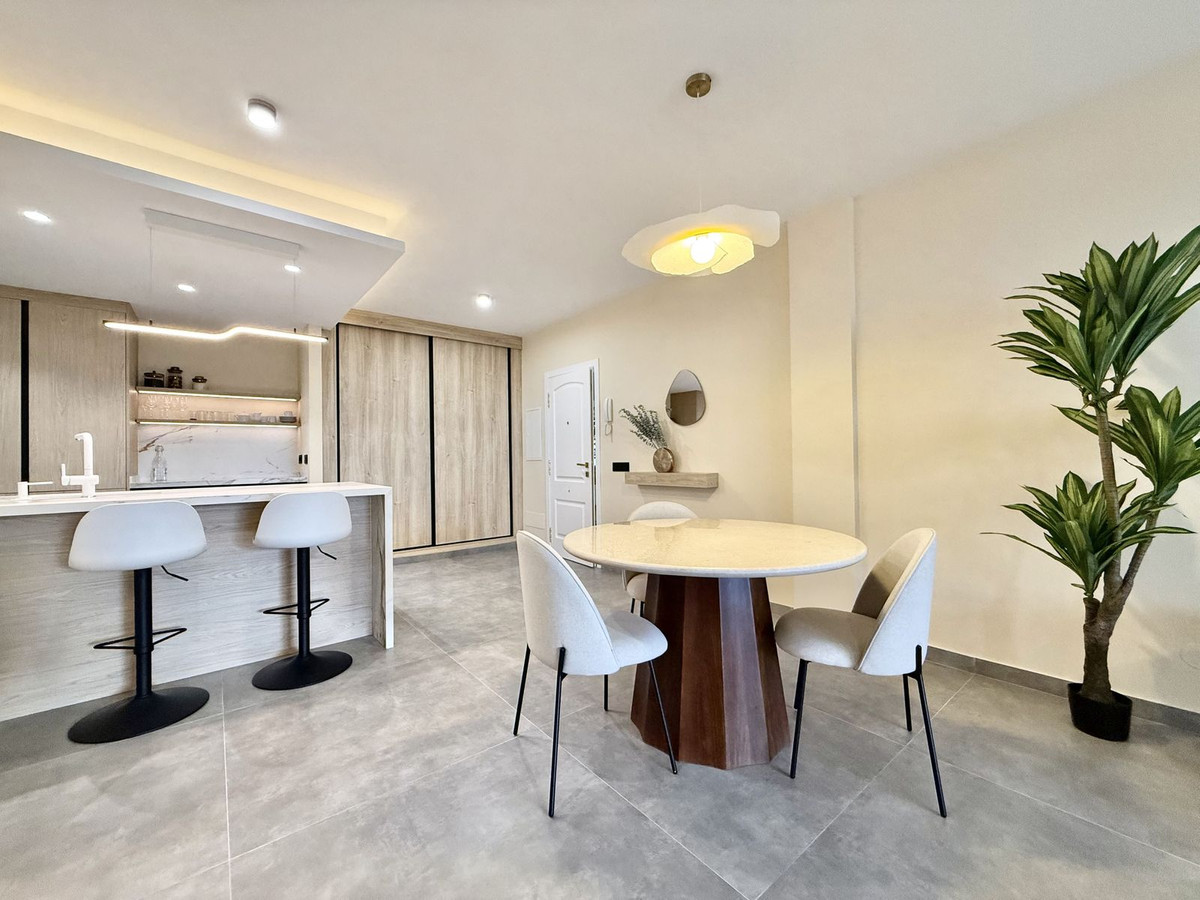 1 Bedroom Apartment in Marbella - Photo 7