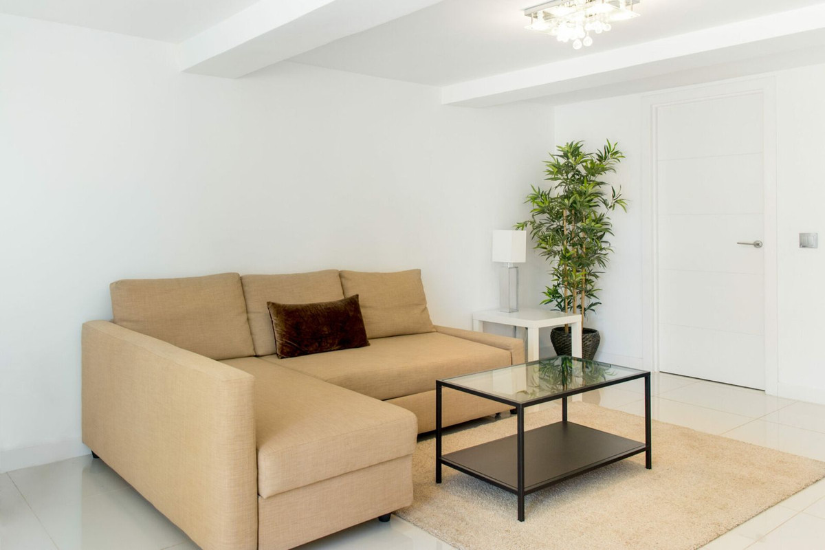 8 Bedroom Villa in Marbella - Photo 23