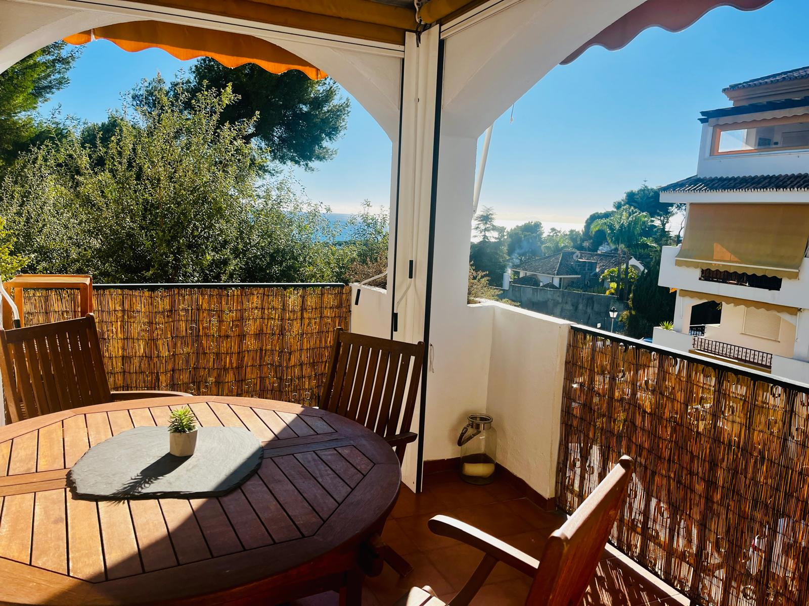3 Bedroom Apartment in Marbella - Photo 2