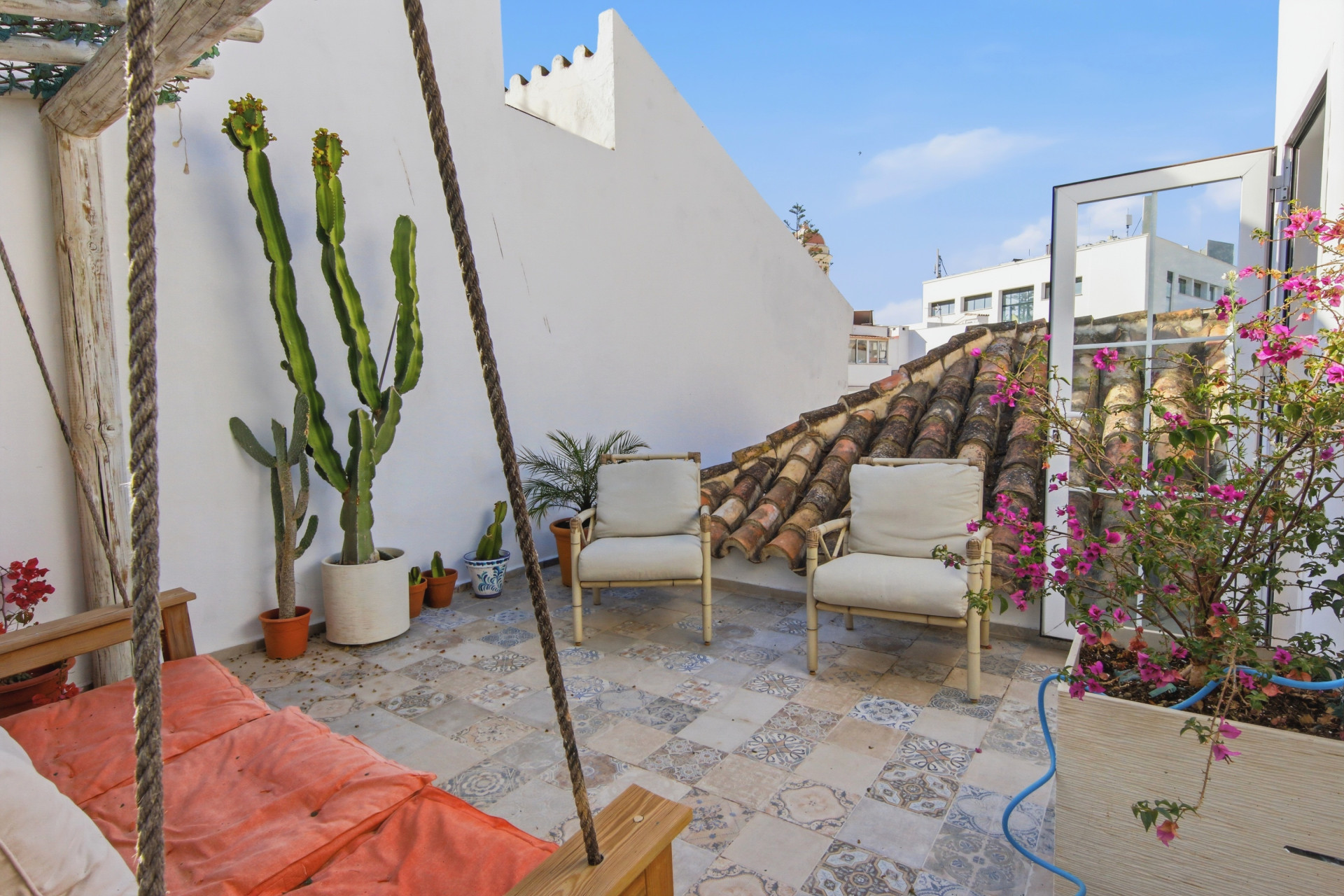 4 Bedroom Townhouse in Estepona - Photo 3