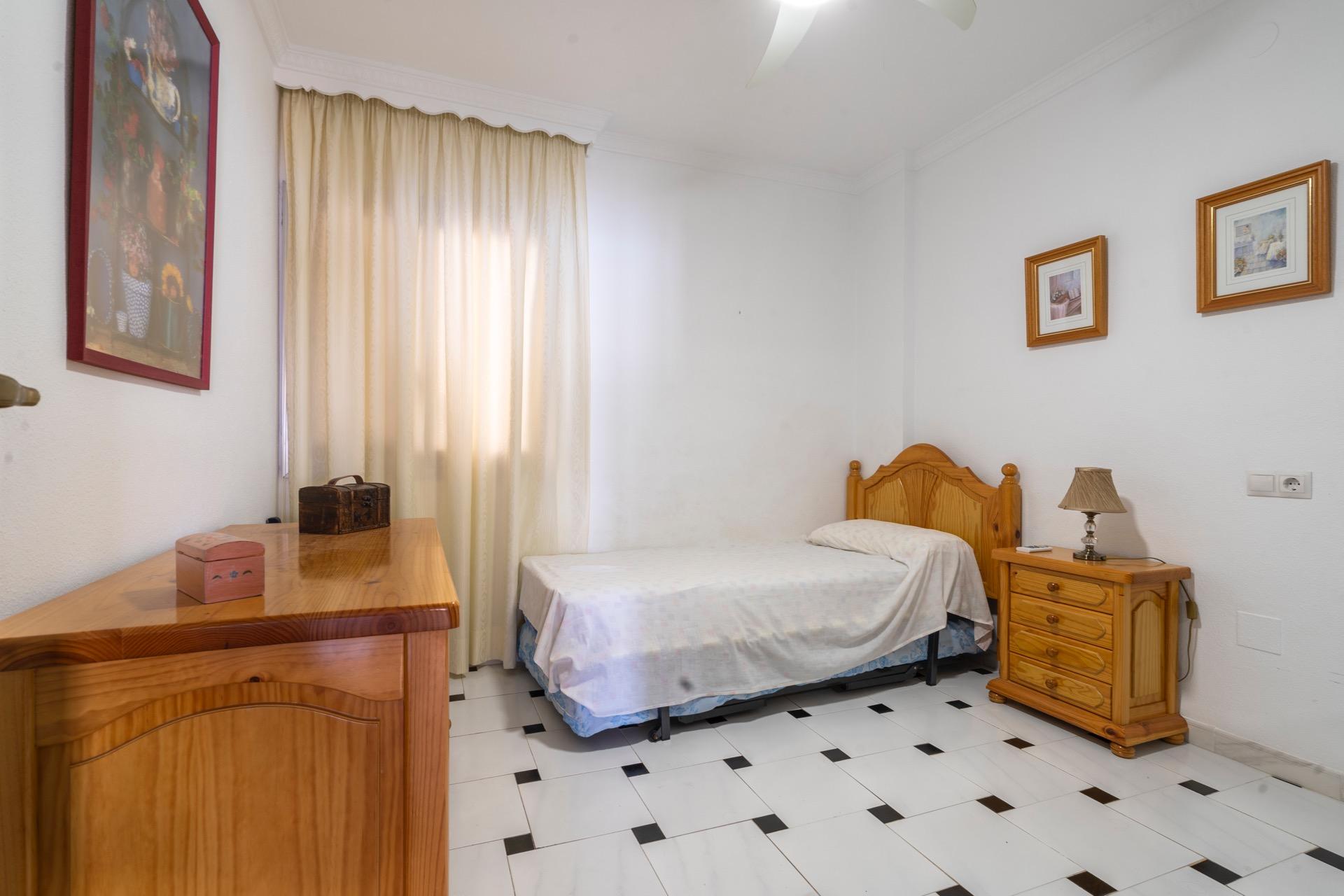 3 Bedroom Apartment in Fuengirola - Photo 19