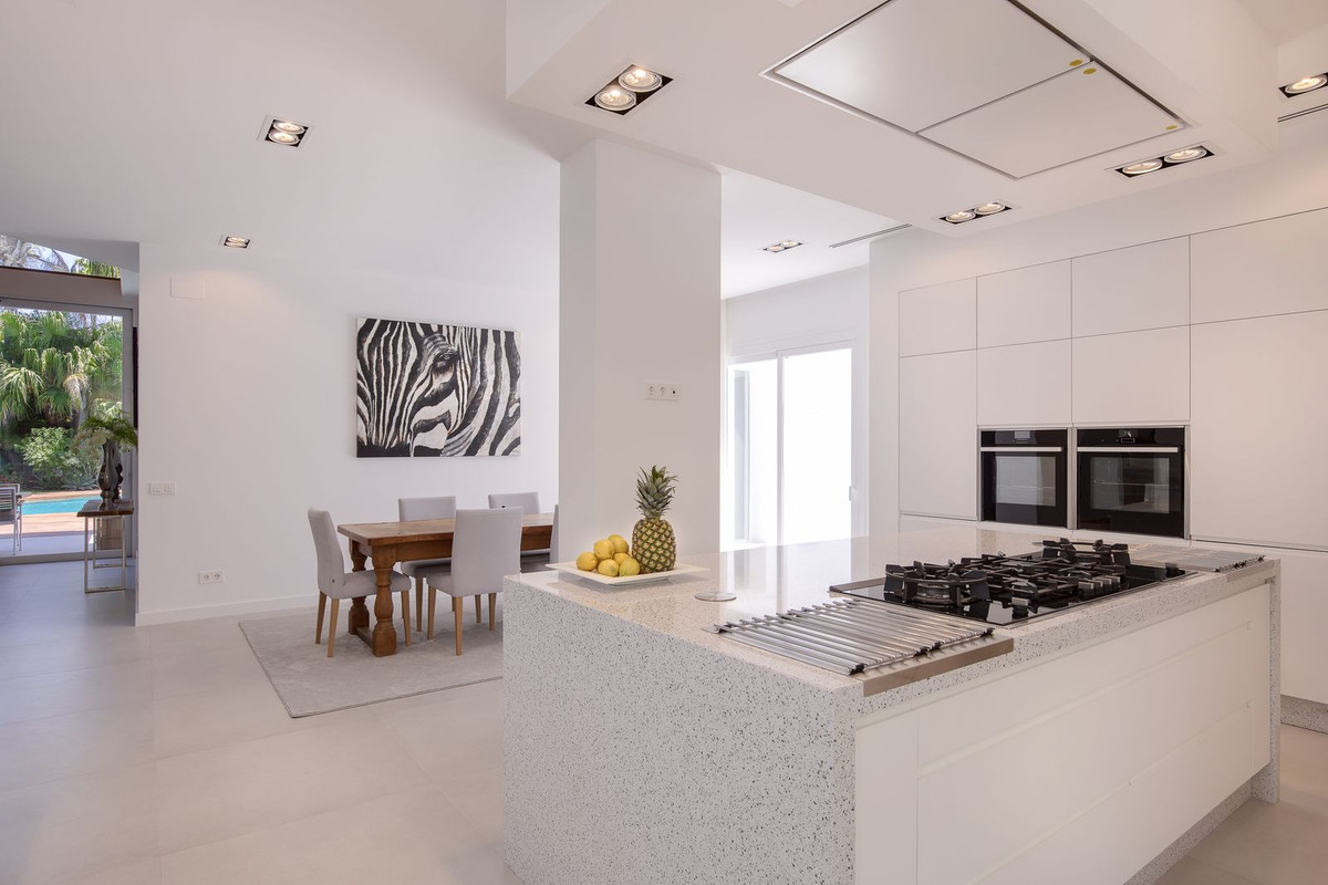 6 Bedroom Villa in San Pedro de Alcántara - Foto 23