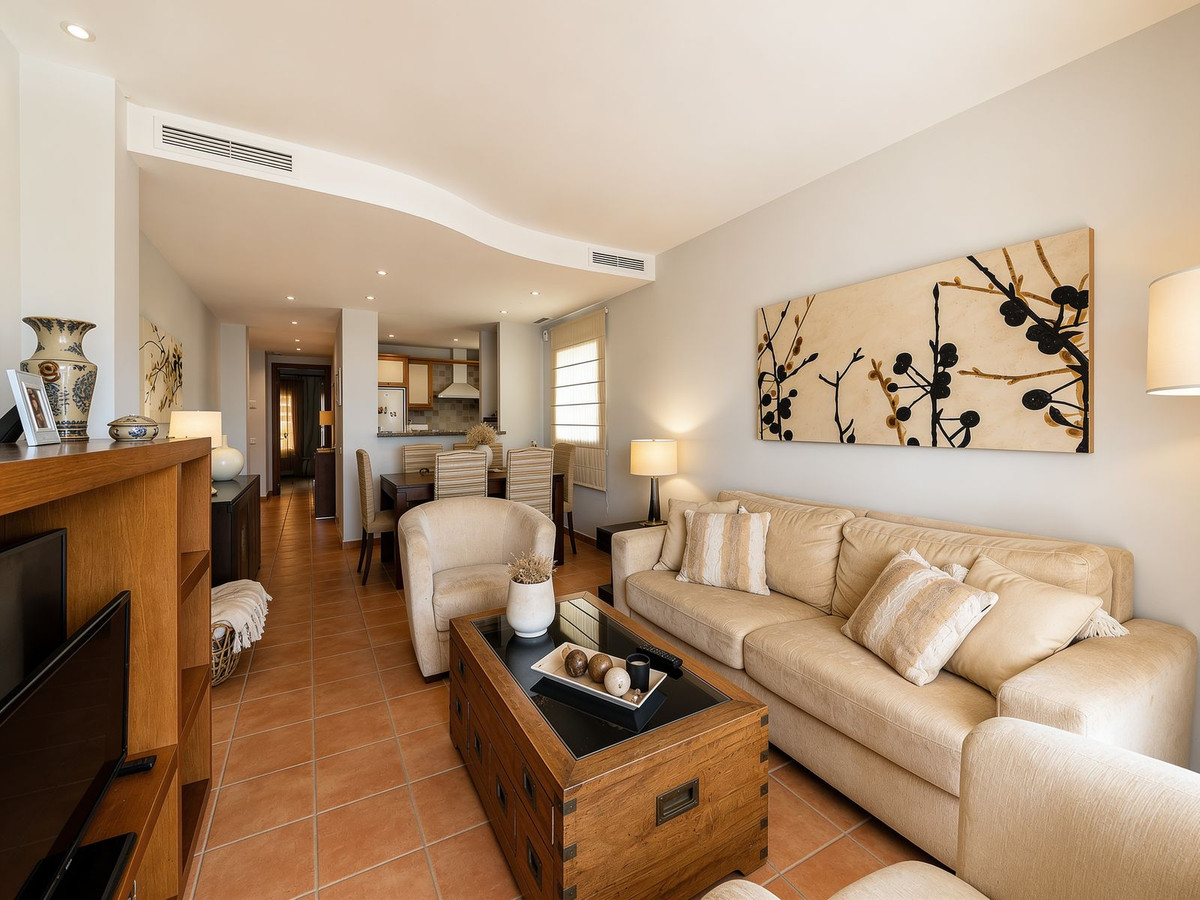 2 Bedroom Apartment in Marbella - Photo 5