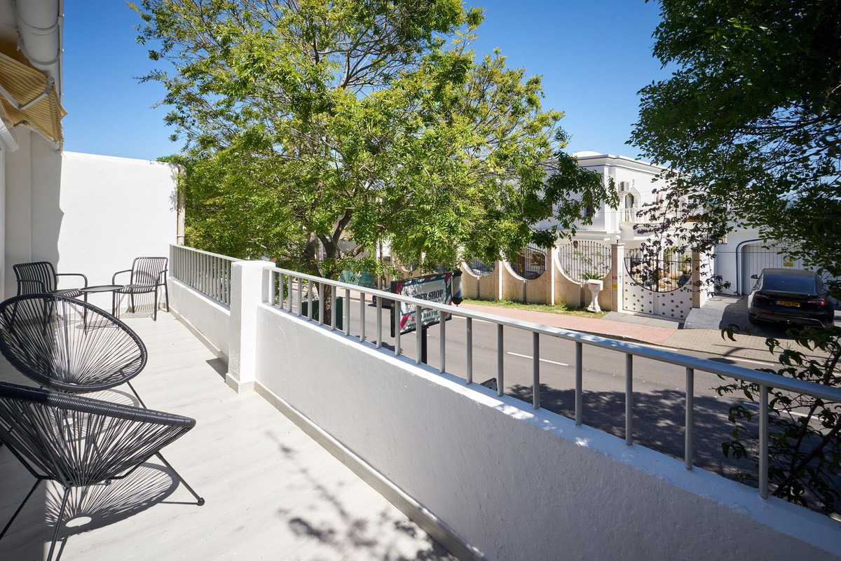 2 Bedroom Apartment in Marbella - Photo 23