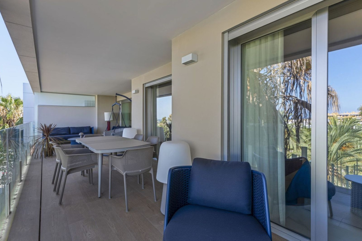 3 Bedroom Apartment in San Pedro de Alcántara - Photo 14