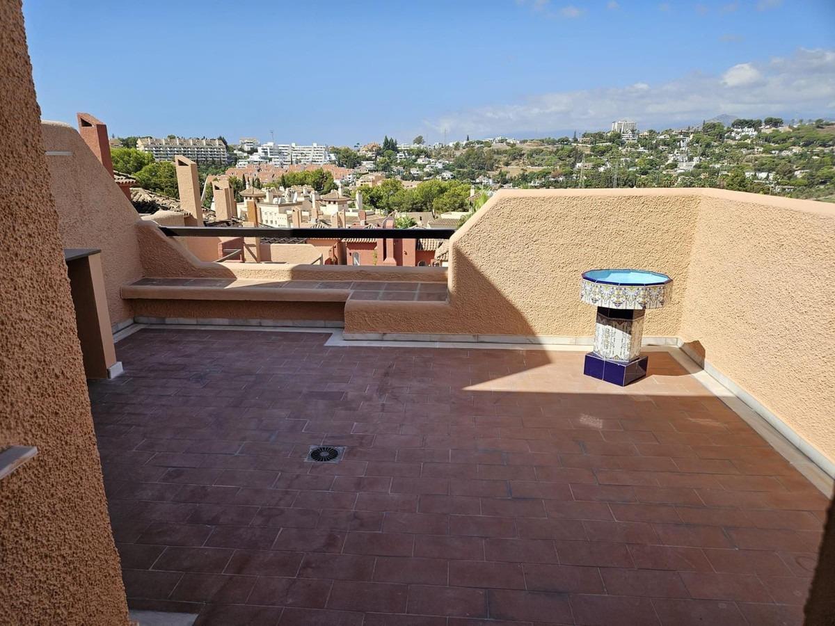 3 Bedroom Townhouse in Marbella - Photo 3