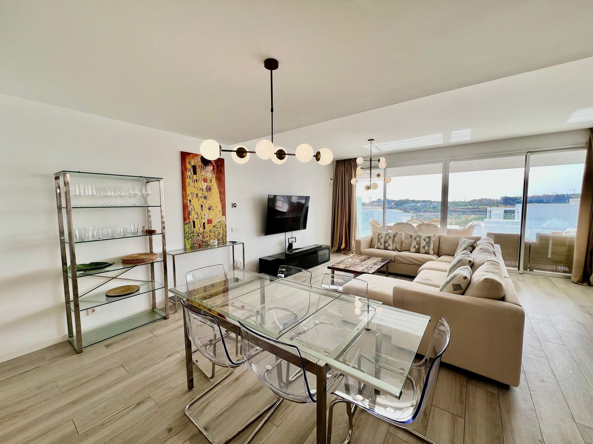 3 Bedroom Townhouse in Estepona - Photo 8