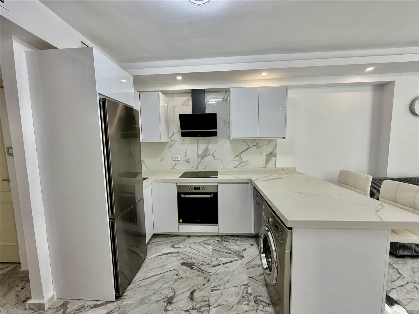 3 Bedroom Apartment in Marbella - Photo 8