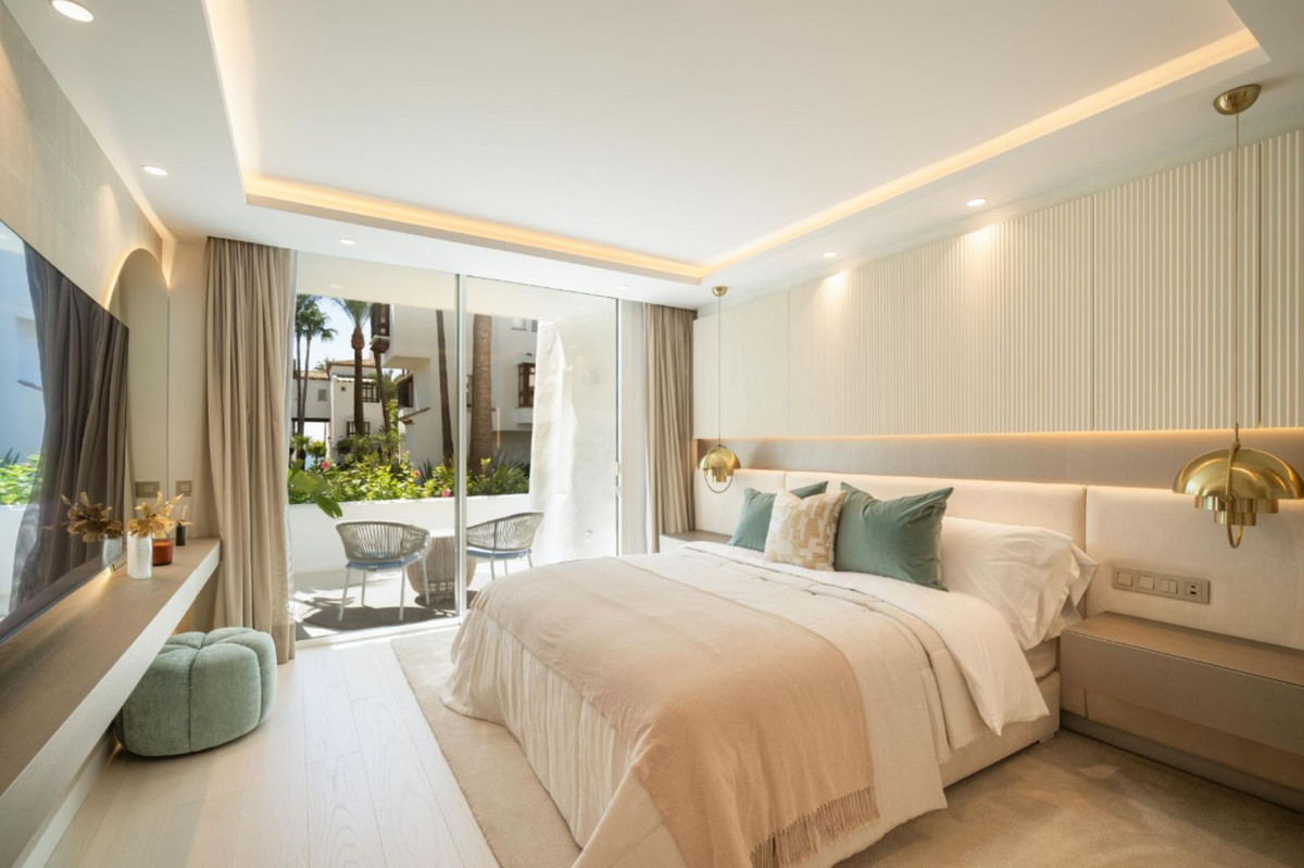 3 Bedroom Apartment in Marbella - Photo 5