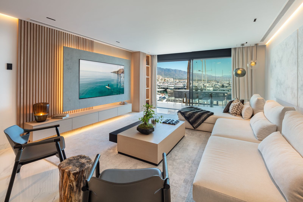 3 Bedroom Apartment in Marbella - Photo 6