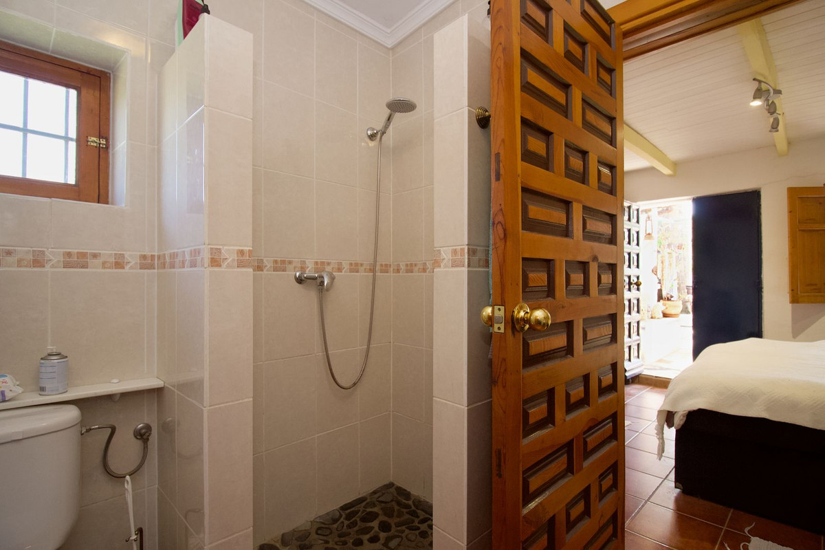 5 Bedroom Villa in Coín - Photo 35