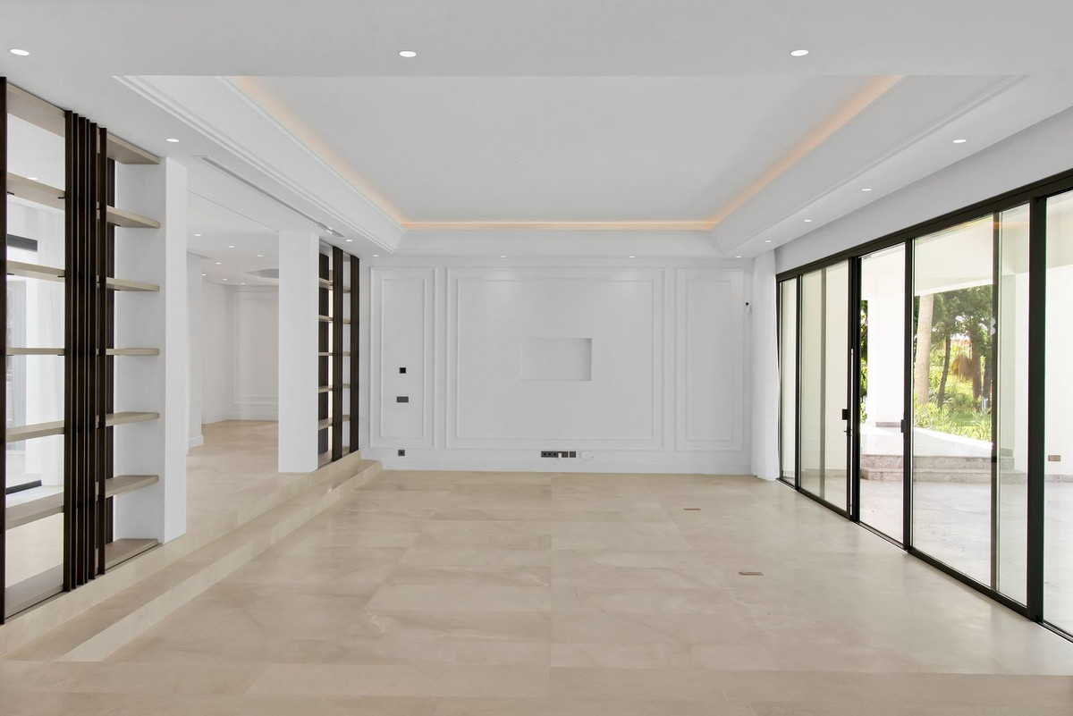 6 Bedroom Villa in Marbella - Фото 18