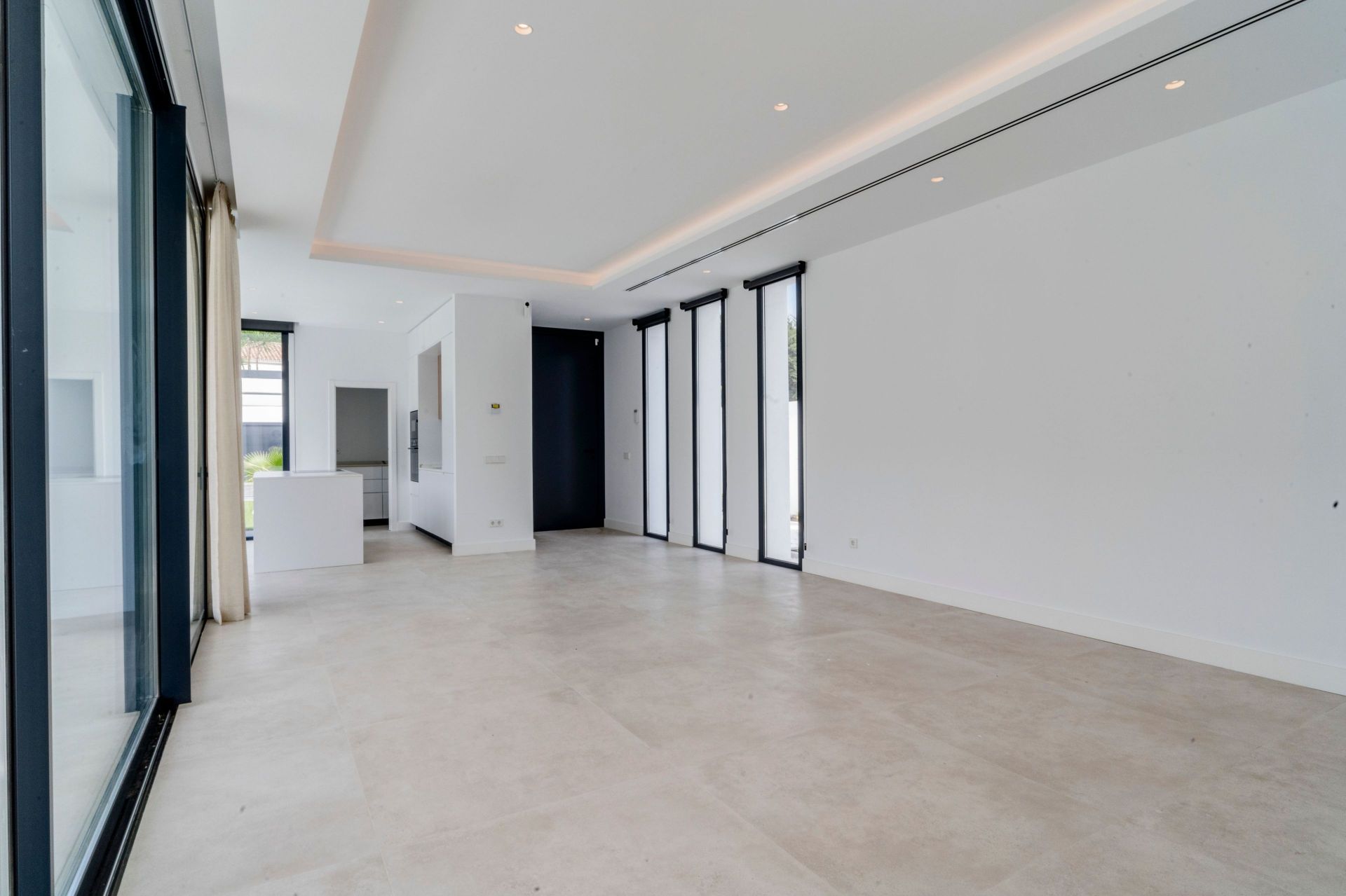 5 Bedroom Villa in Estepona - Photo 5