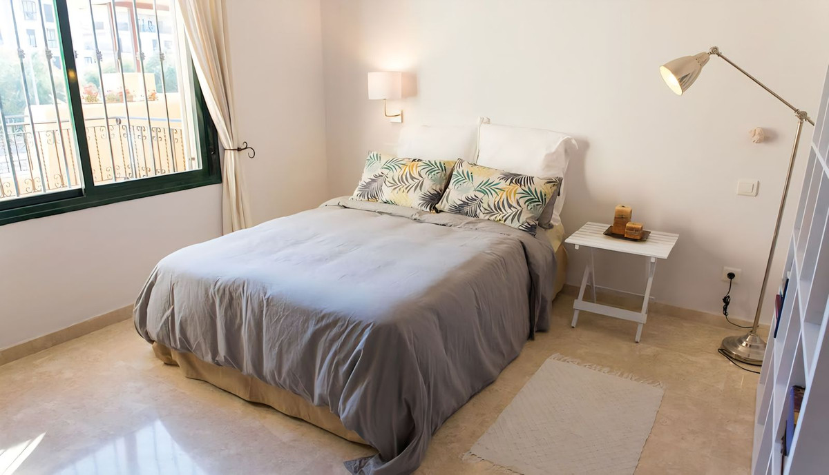 3 Bedroom Penthouse in La Duquesa - Photo 19