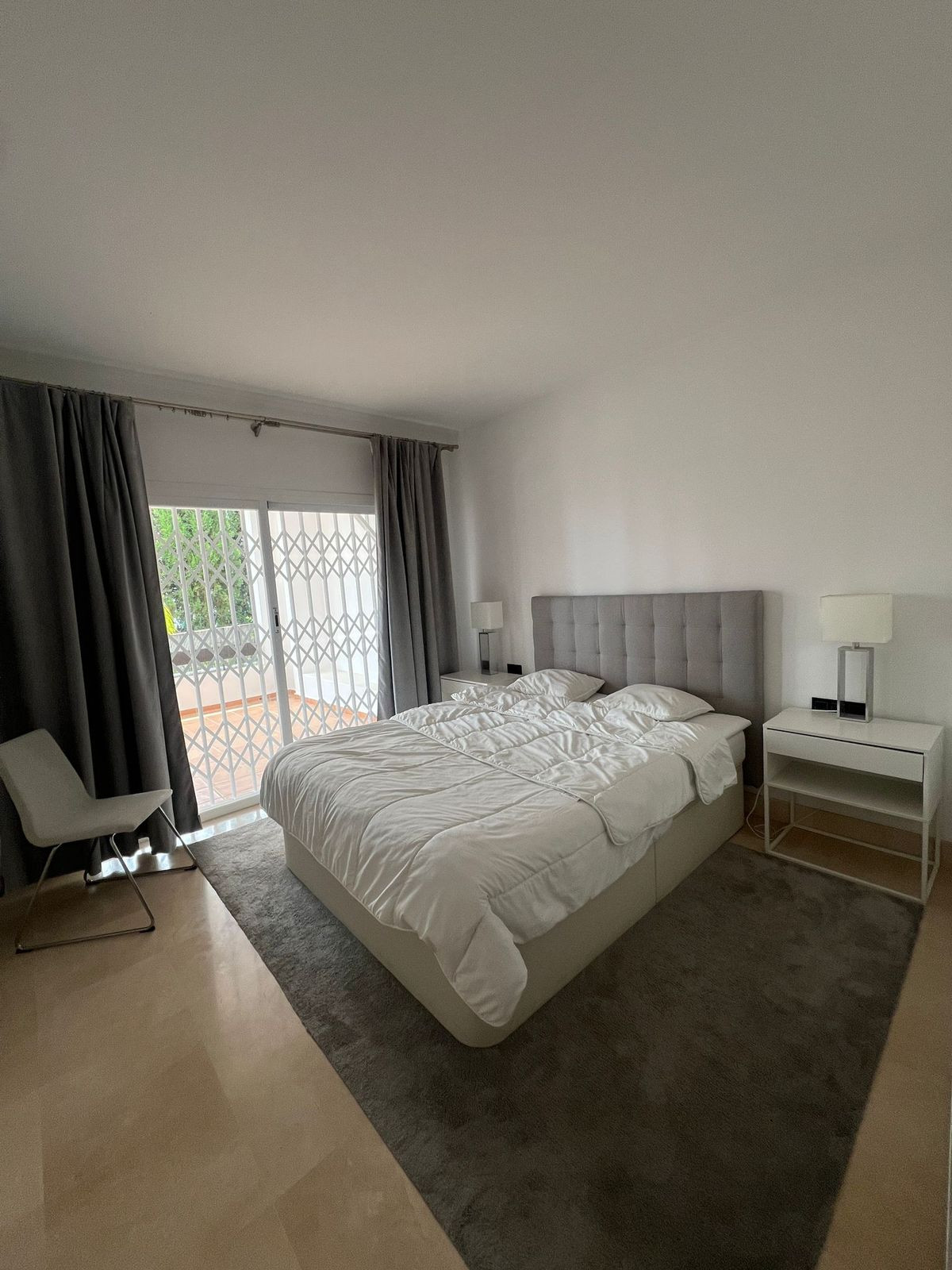 2 Bedroom Apartment in Marbella - Photo 18