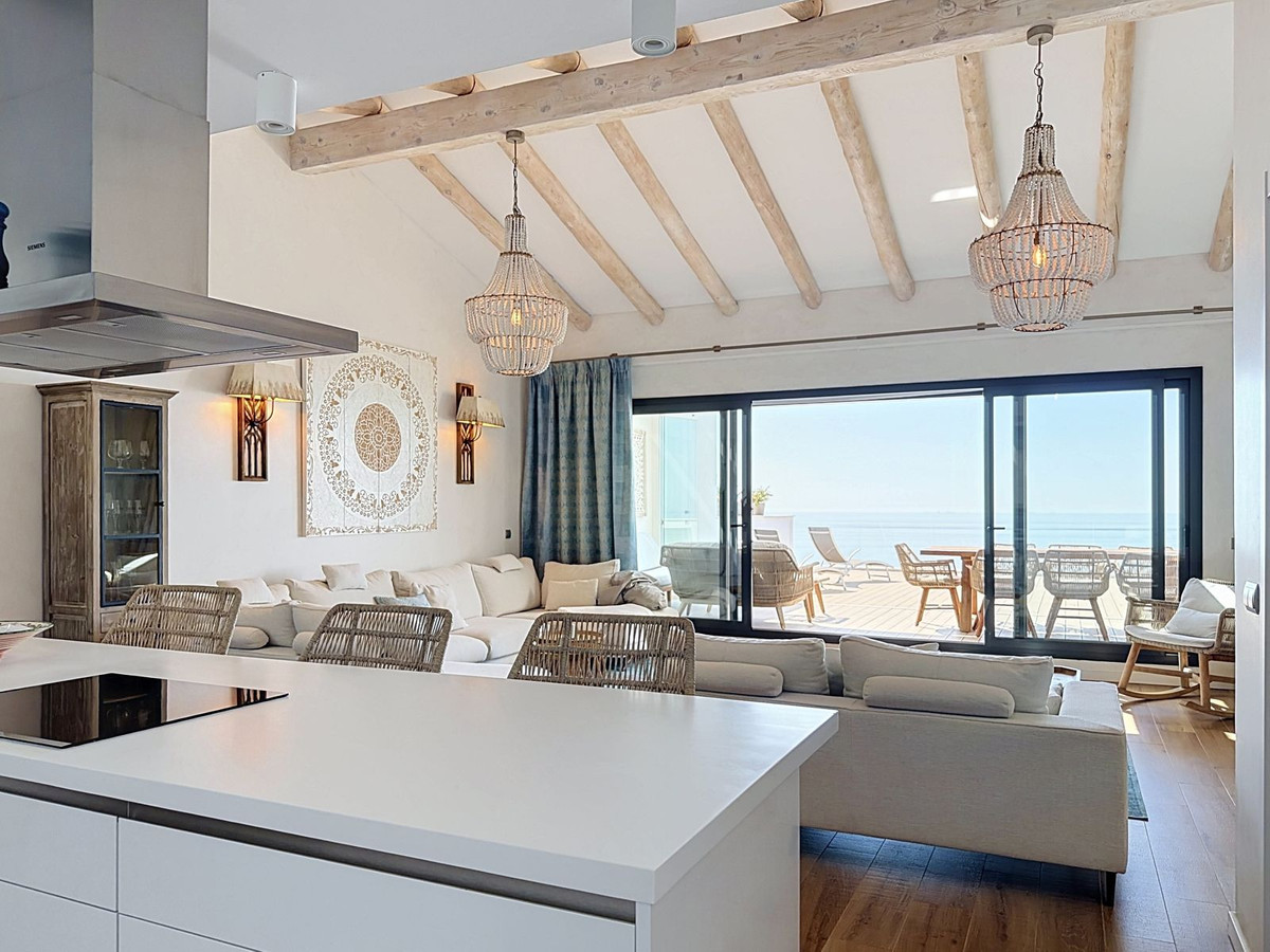 4 Bedroom Penthouse in La Alcaidesa - Photo 23