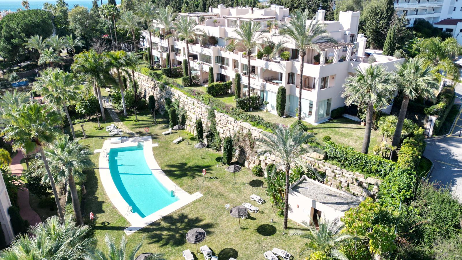 3 Bedroom Apartment in Estepona - Photo 16
