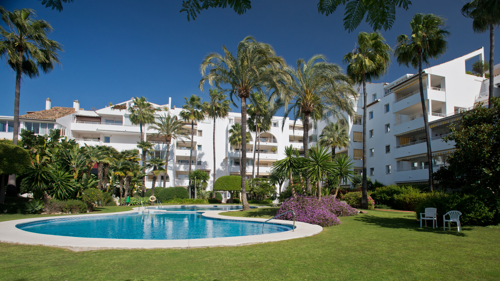 2 Bedroom Apartment in Estepona - Photo 24