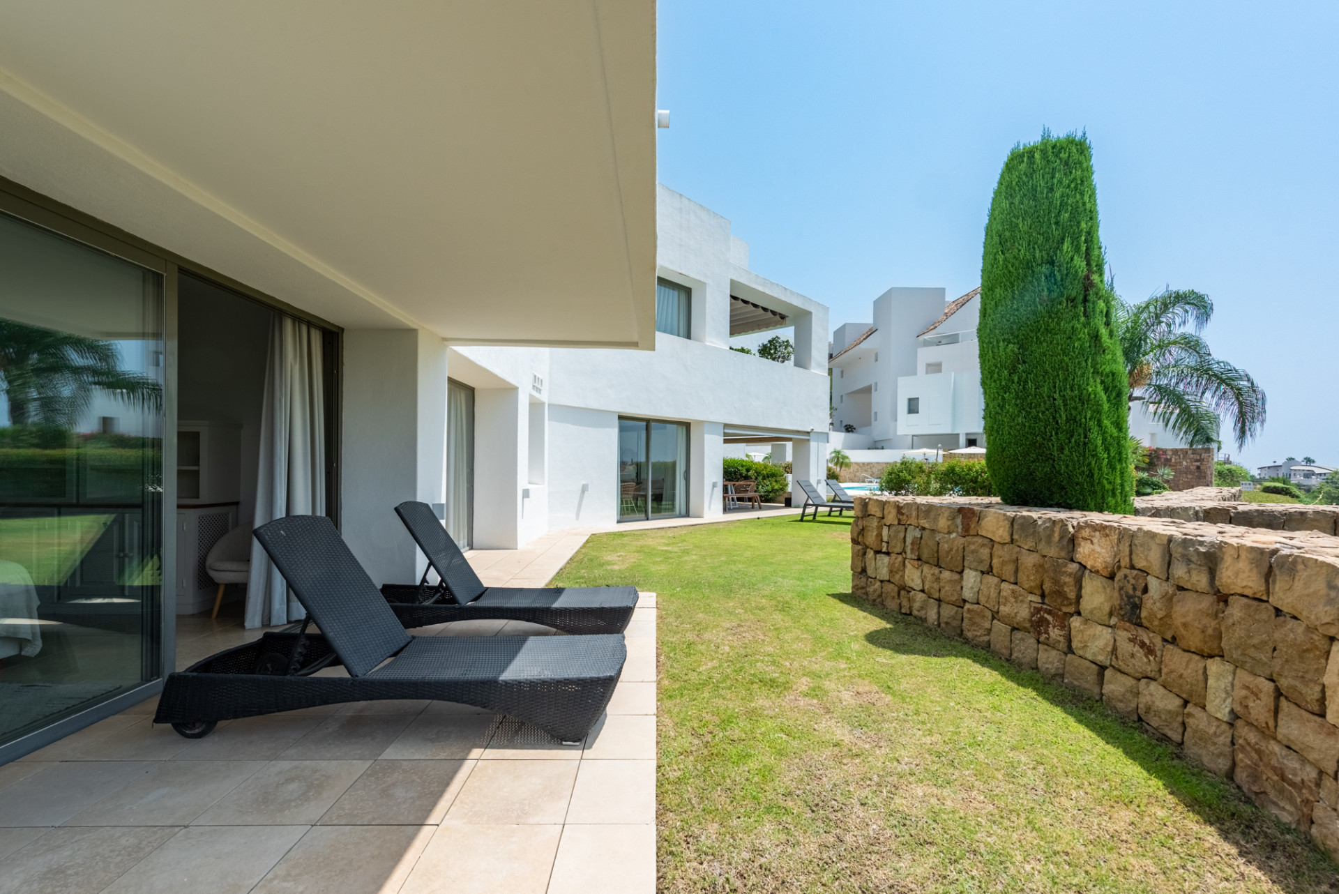 2 Bedroom Apartment in Benahavís - Photo 7