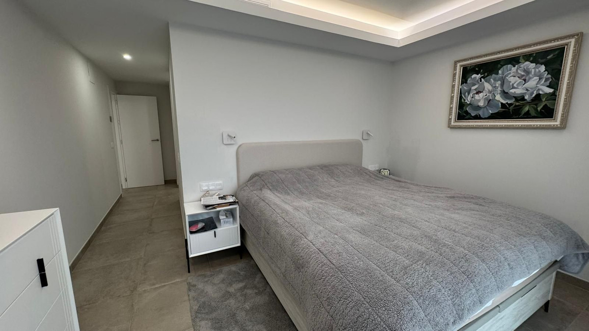 2 Bedroom Penthouse in Estepona - Foto 13