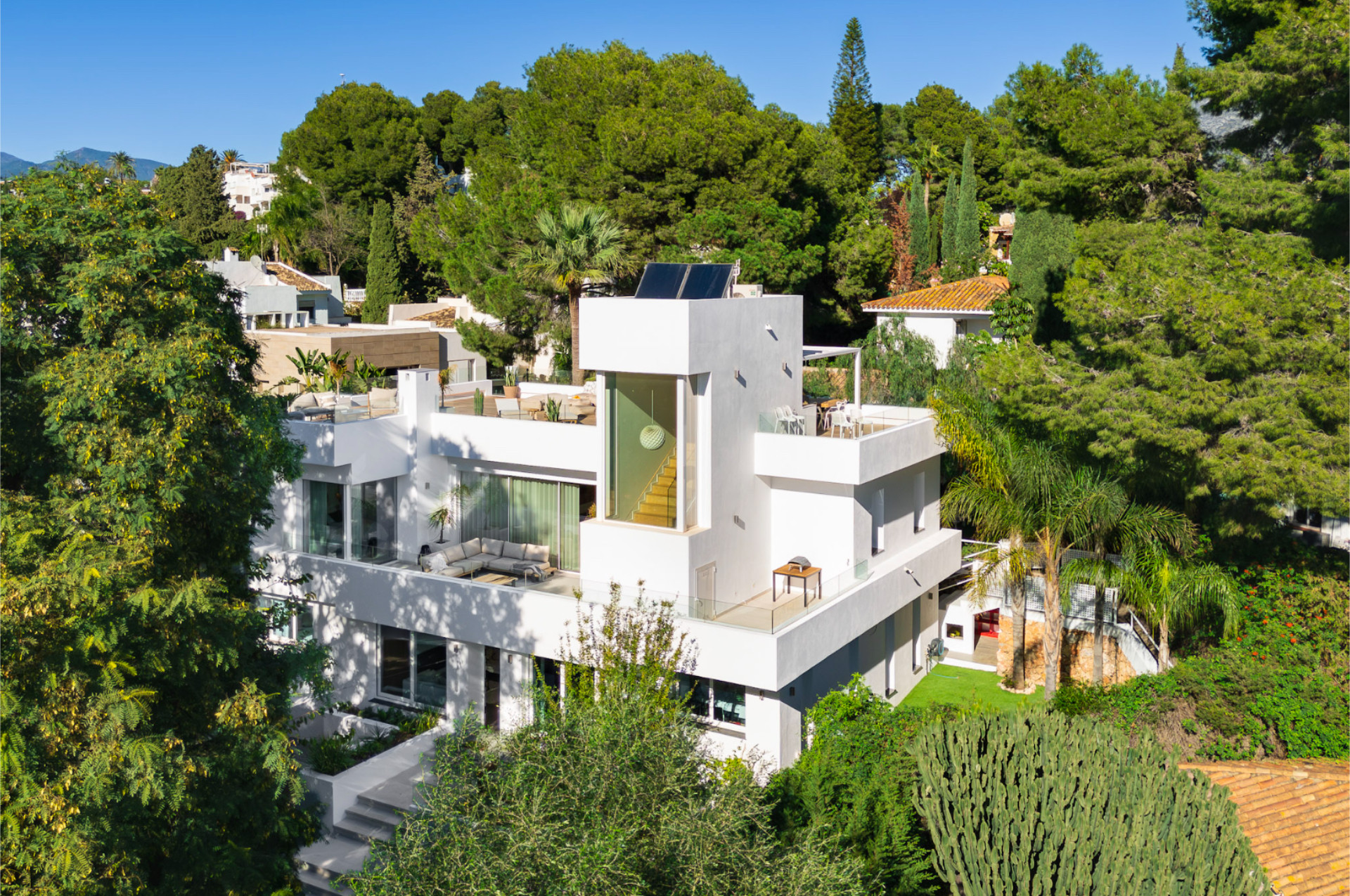 5 Bedroom Villa in Marbella - Photo 13