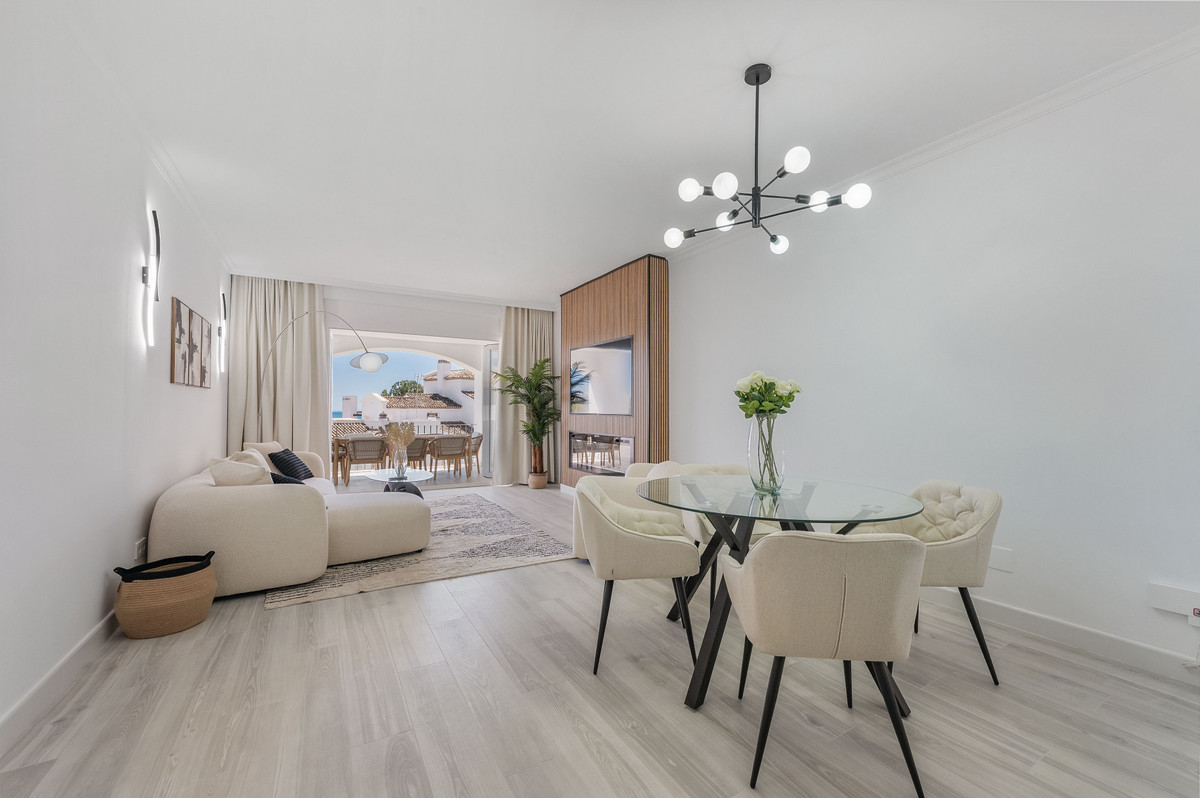 3 Bedroom Apartment in Benahavís - Photo 5