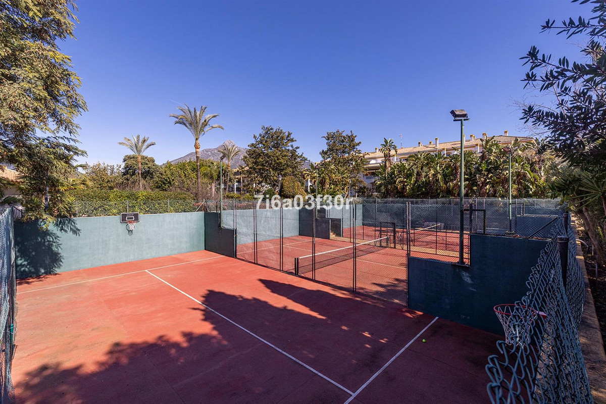 2 Bedroom Apartment in Marbella - Photo 36
