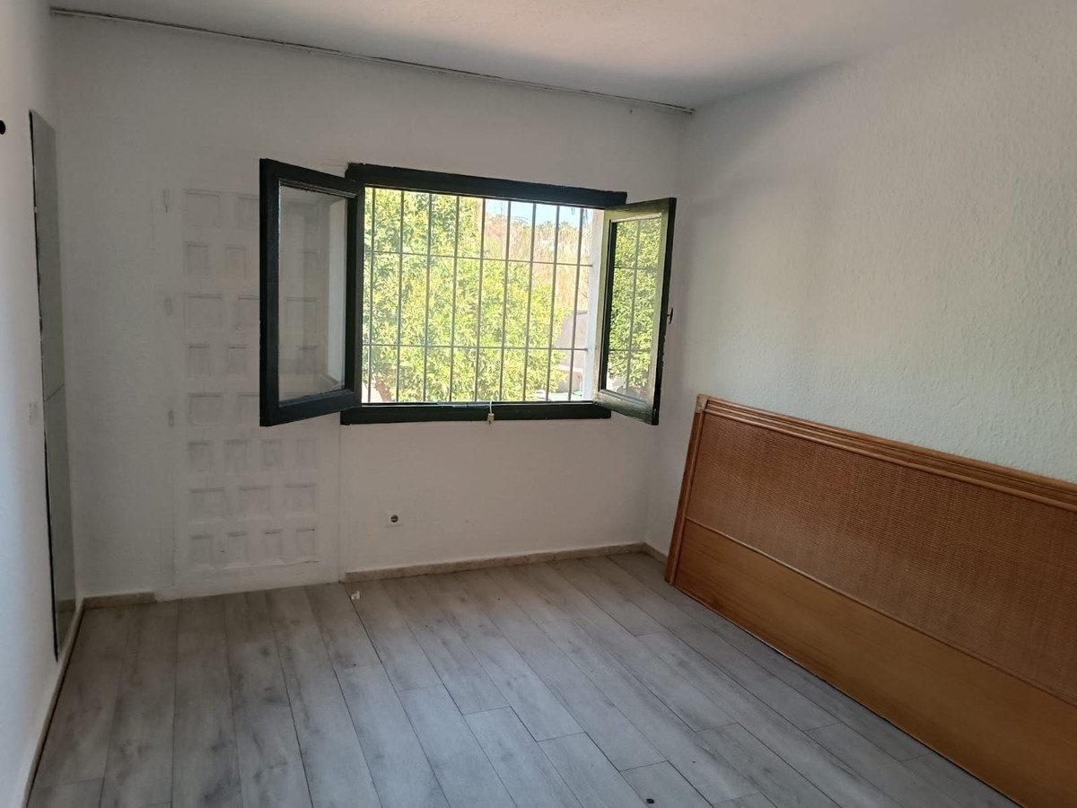 2 Bedroom Villa in Estepona - Photo 14
