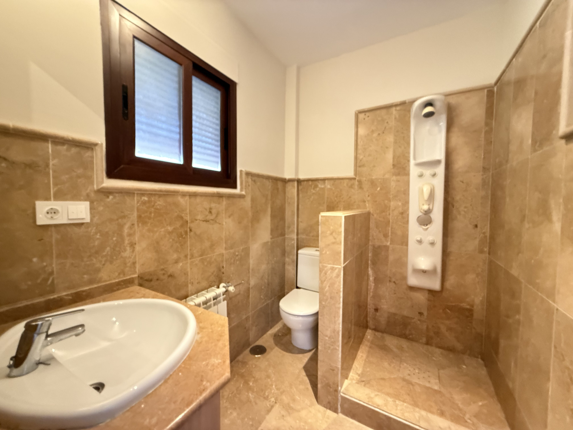 4 Bedroom Villa in San Pedro de Alcántara - Photo 14