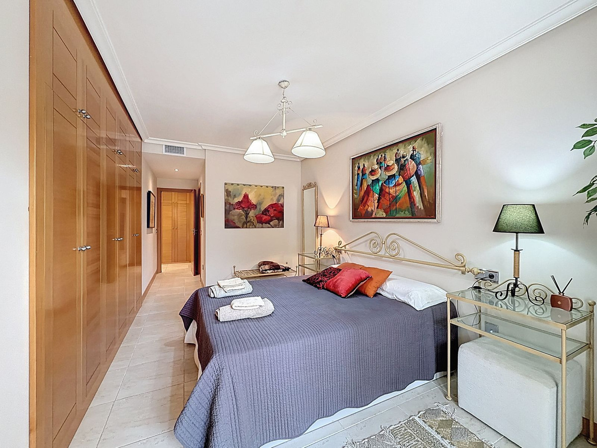 3 Bedroom Apartment in Estepona - Foto 26