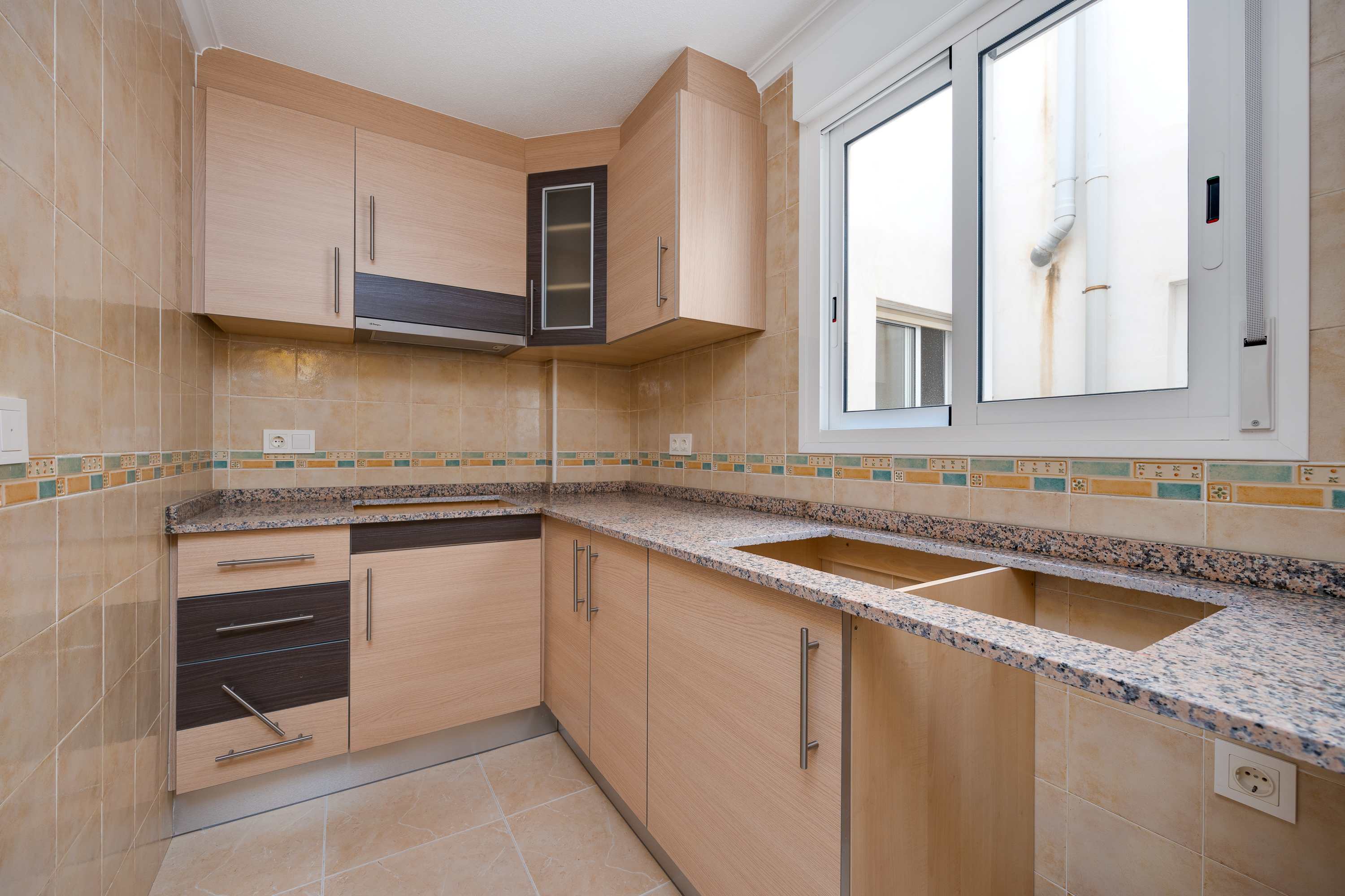 Apartamento com 2 quartos com piscina em Alicante, Espanha – Foto 16
