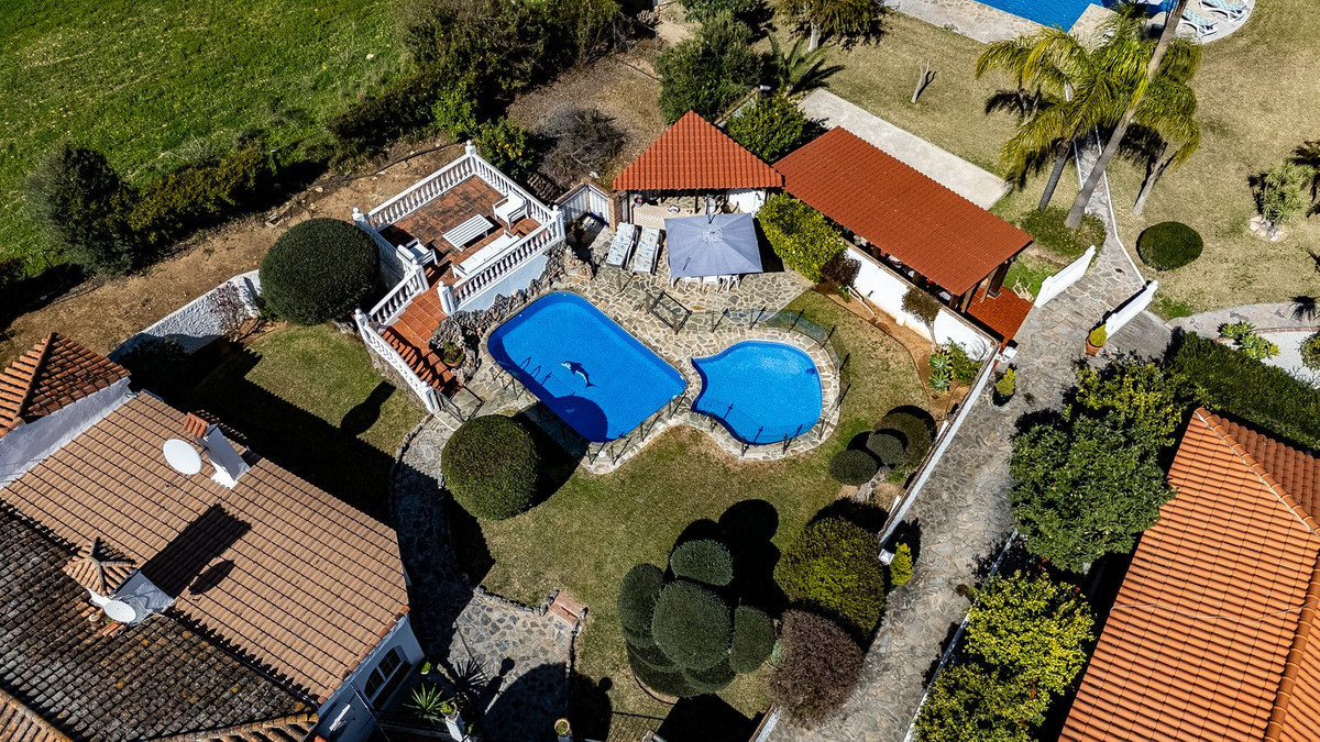 5 Bedroom Villa in Alhaurín de la Torre - Photo 51