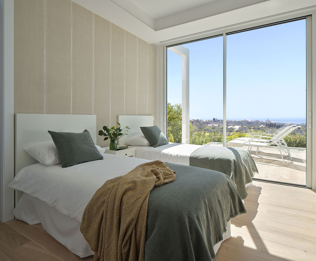 3 Bedroom Villa in Marbella - Photo 8