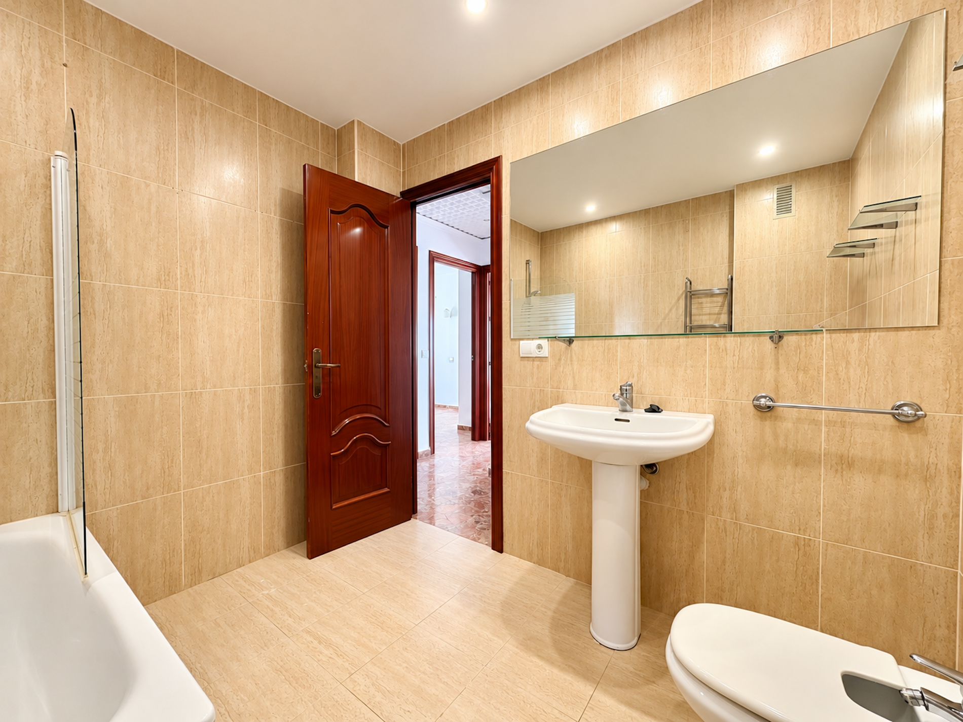 3 Bedroom Apartment in Fuengirola - Photo 12