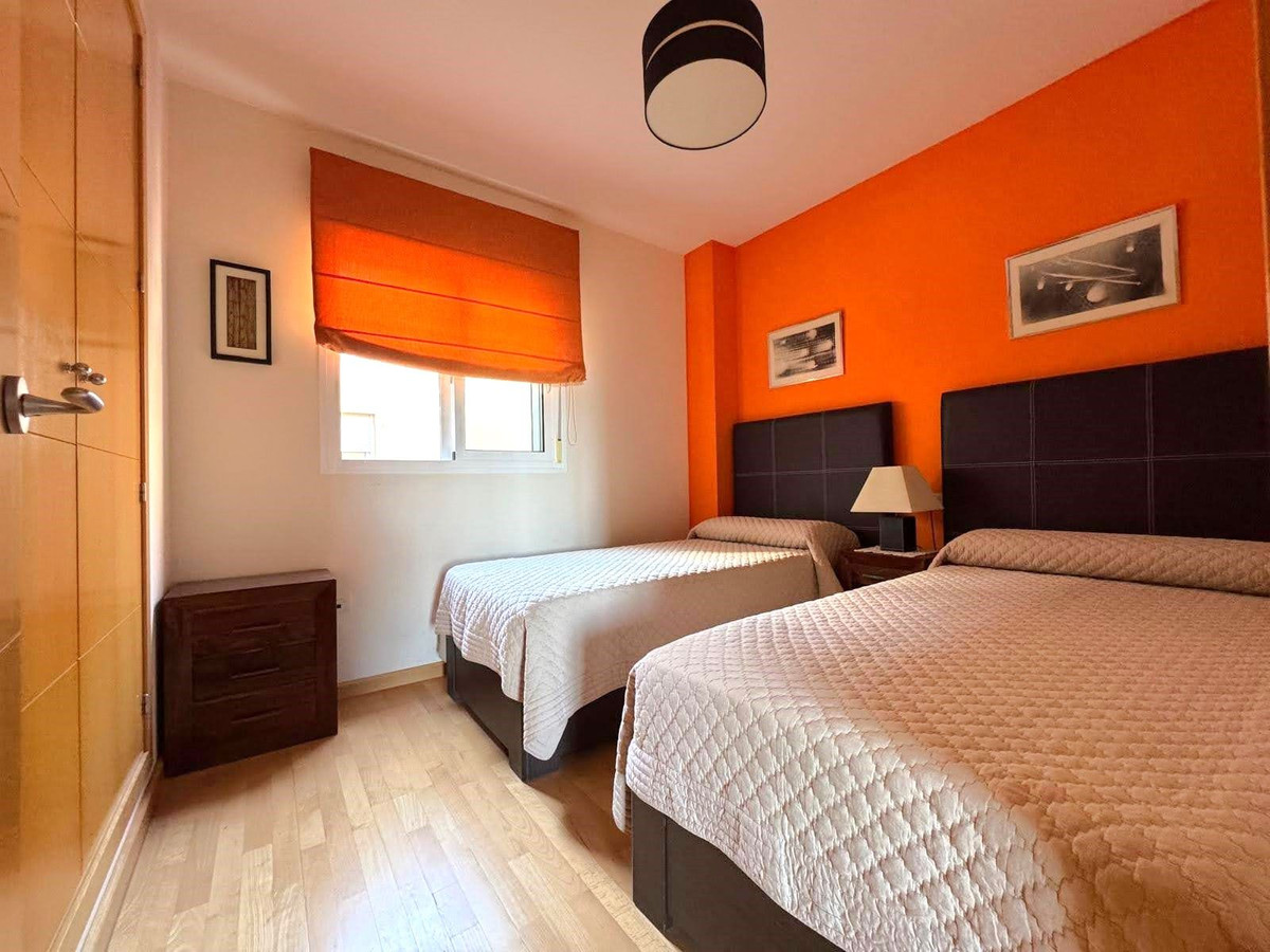 4 Bedroom Penthouse in Torremolinos - Photo 23