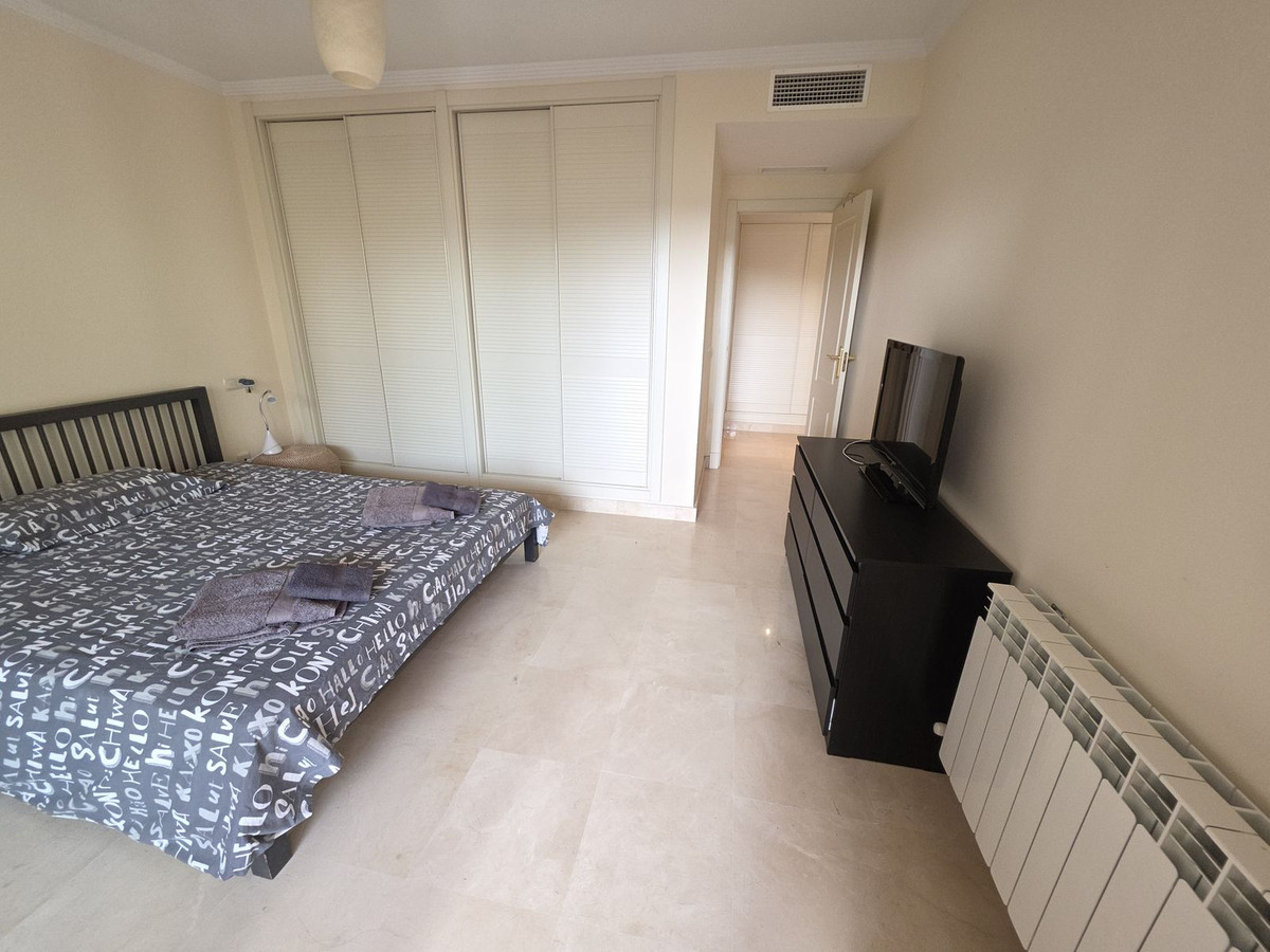 1 Bedroom Apartment in Marbella - Photo 9