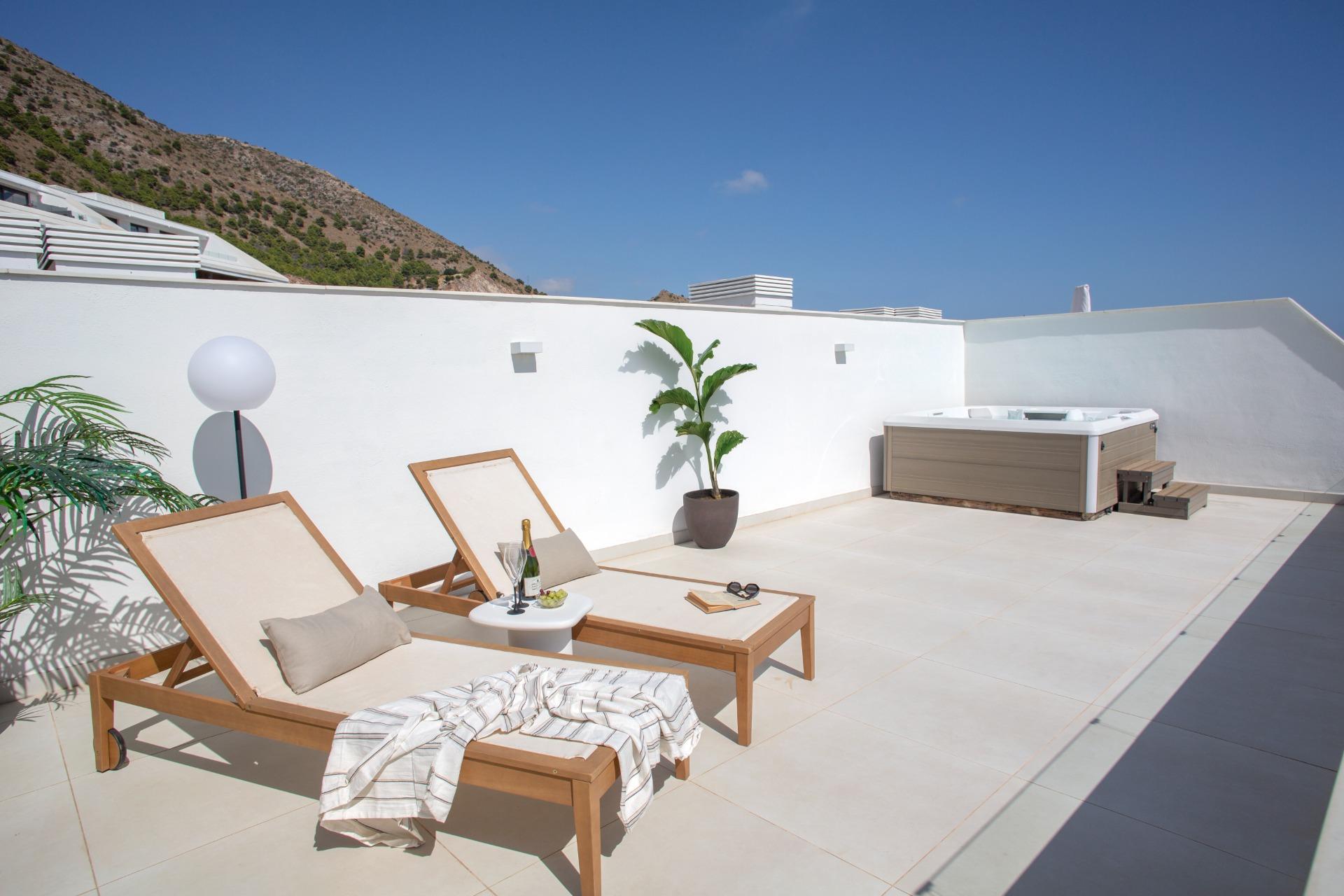 2 Bedroom Penthouse in Benalmádena - Photo 12
