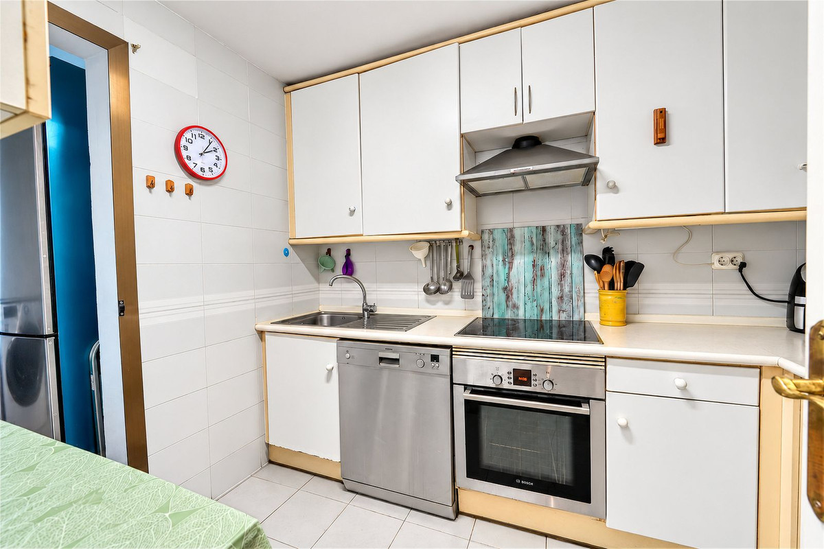 3 Bedroom Apartment in Marbella - Photo 21