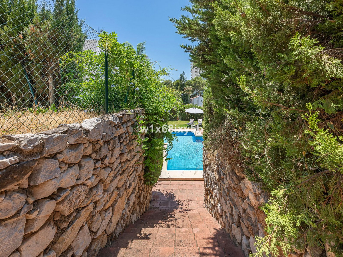 3 Bedroom Villa in Marbella - Photo 35