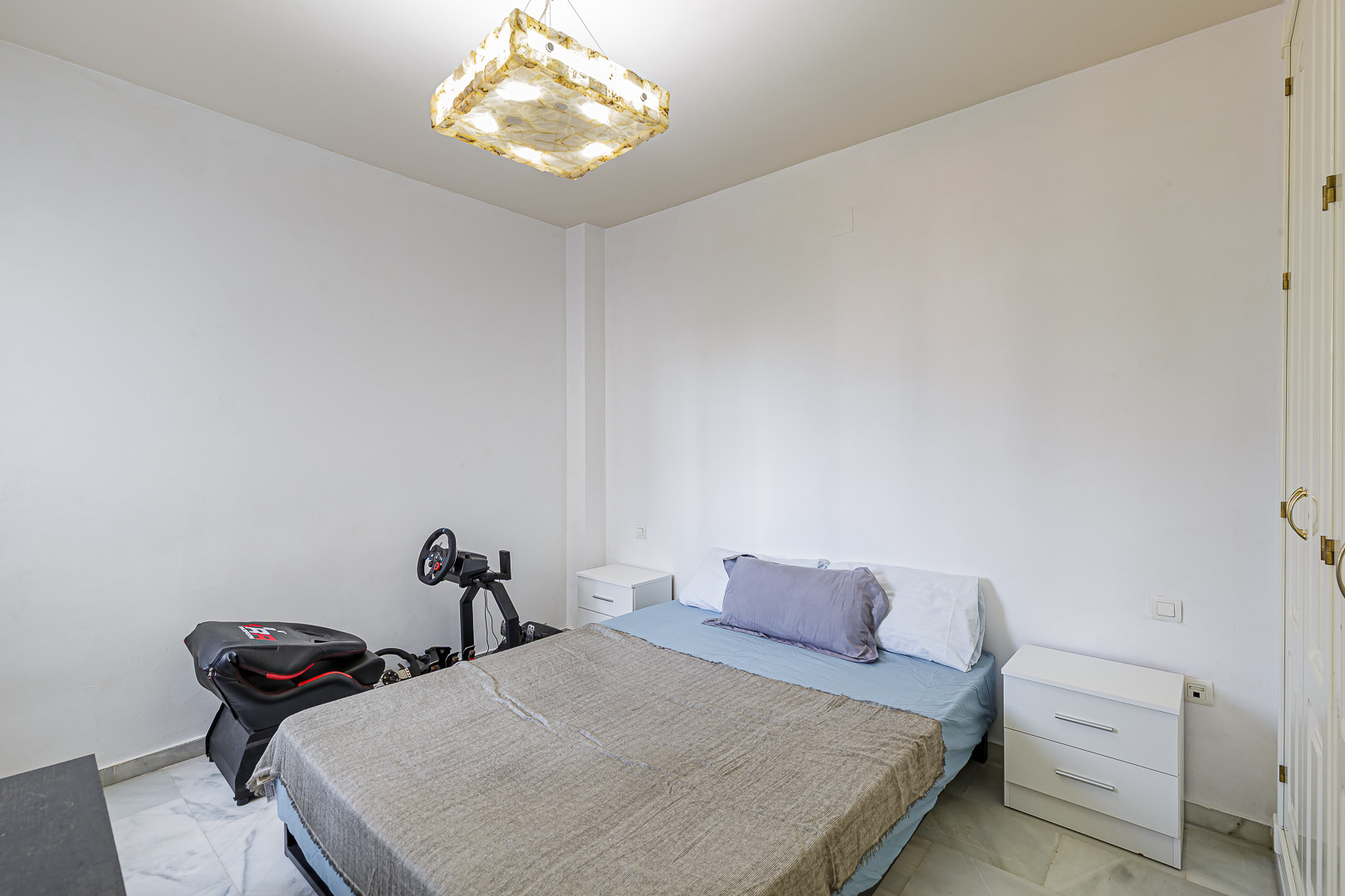 4 Bedroom Apartment in Marbella - Photo 12