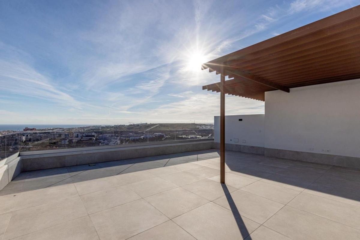 3 Bedroom Penthouse in Estepona - Photo 43