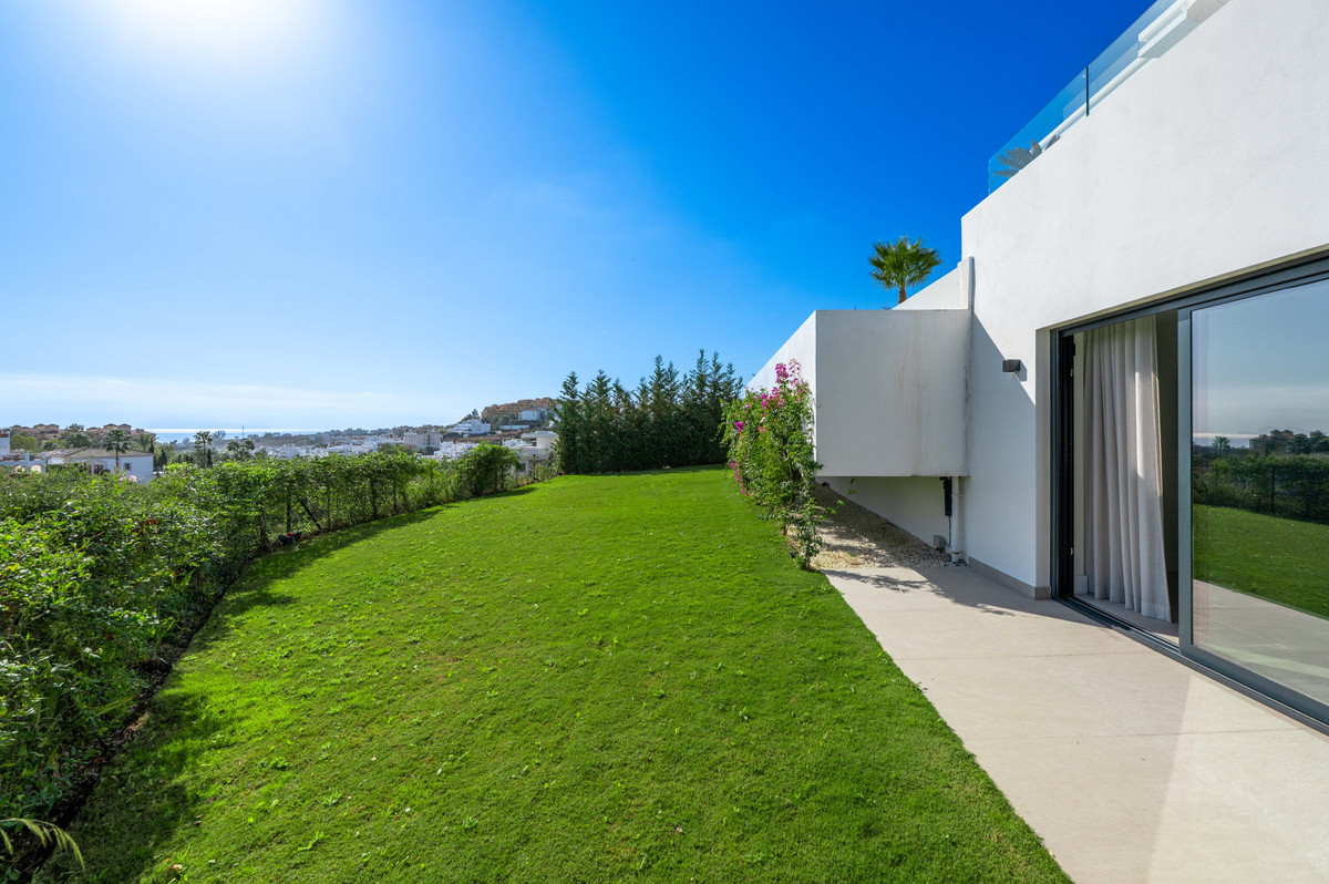 6 Bedroom Villa in Estepona - Photo 44