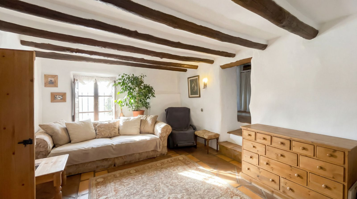 6 Bedroom Country house in Villanueva del Rosario - Photo 16
